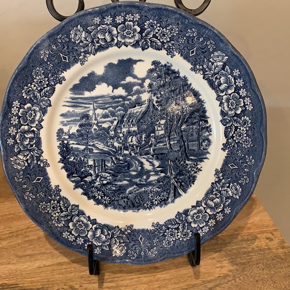 Ravensdale Pottery Accents Vintage Ravensdale Pottery Blue White